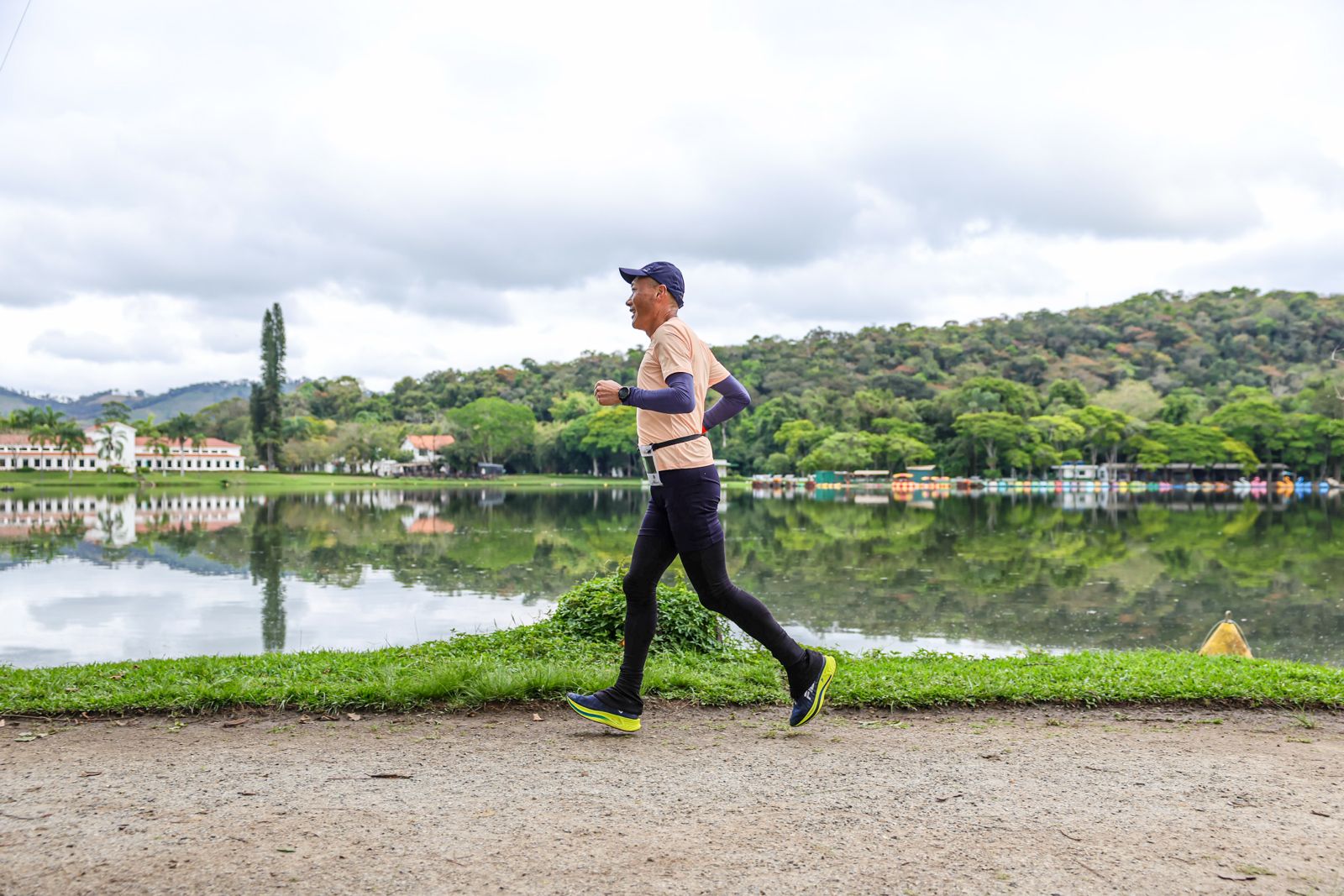 Atleta em trecho do percurso